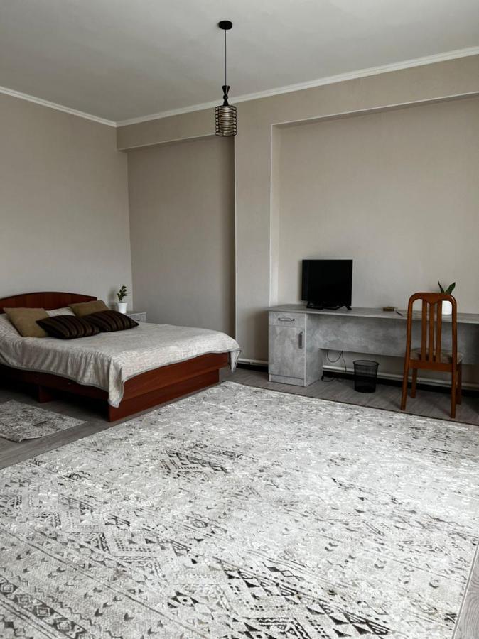 Meiman House Close To Asia Mall Bishkek Esterno foto