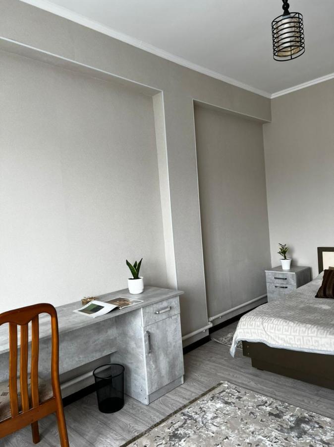 Meiman House Close To Asia Mall Bishkek Esterno foto