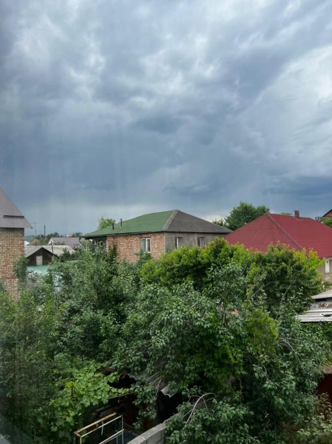 Meiman House Close To Asia Mall Bishkek Esterno foto